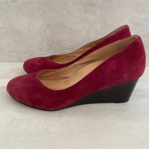 Vionic Antonia Raspberry Suede Wedge Size 9.5